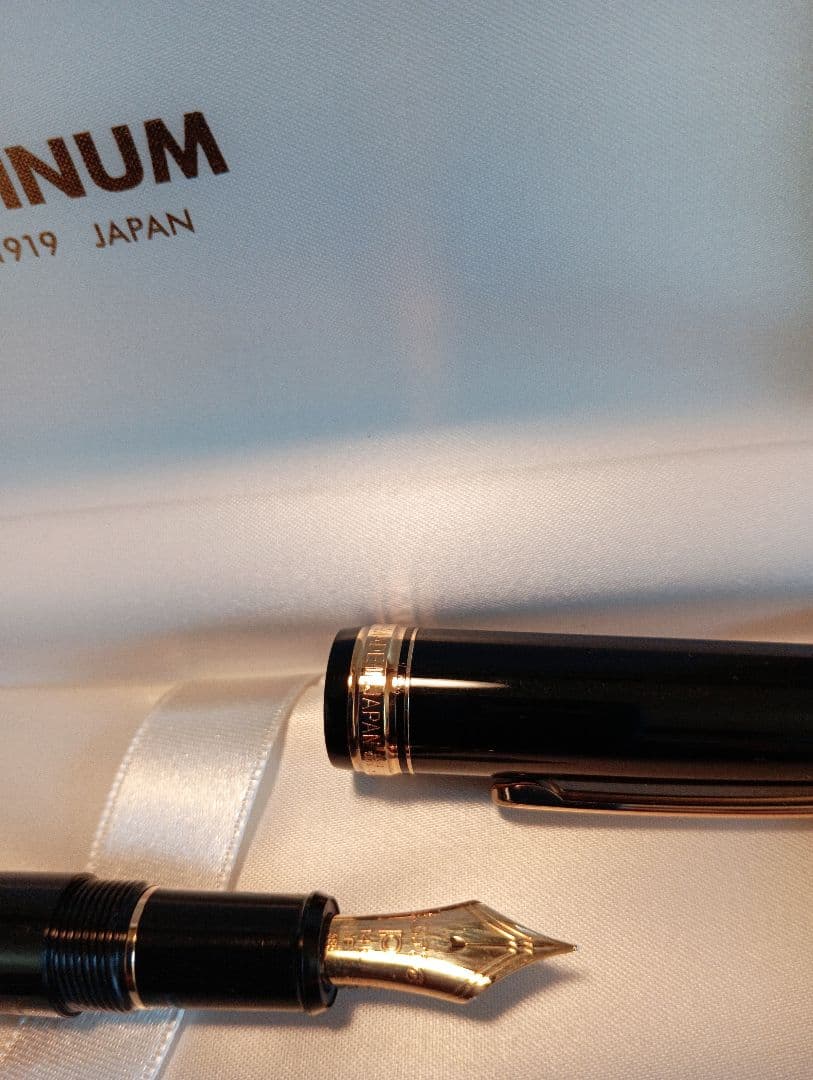 PLATINUM 万年筆♯3776 14K F 585 ブラック新品同様
