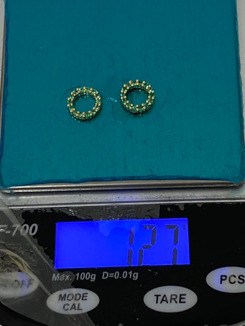 3-2523 K18 グリーンストーン（エメラルド？）　ペンダントトップ（2個）