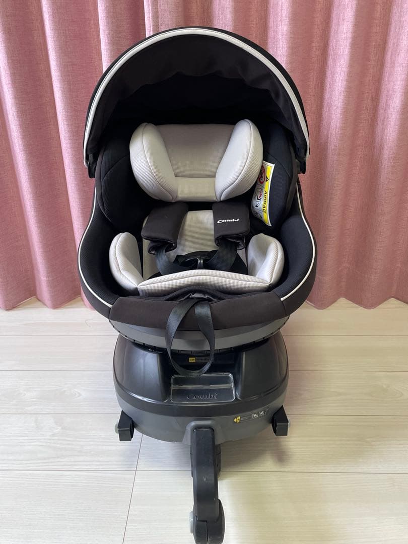 360°回転　Combi クルムーヴ スマートISOFIX エッグショックNeo