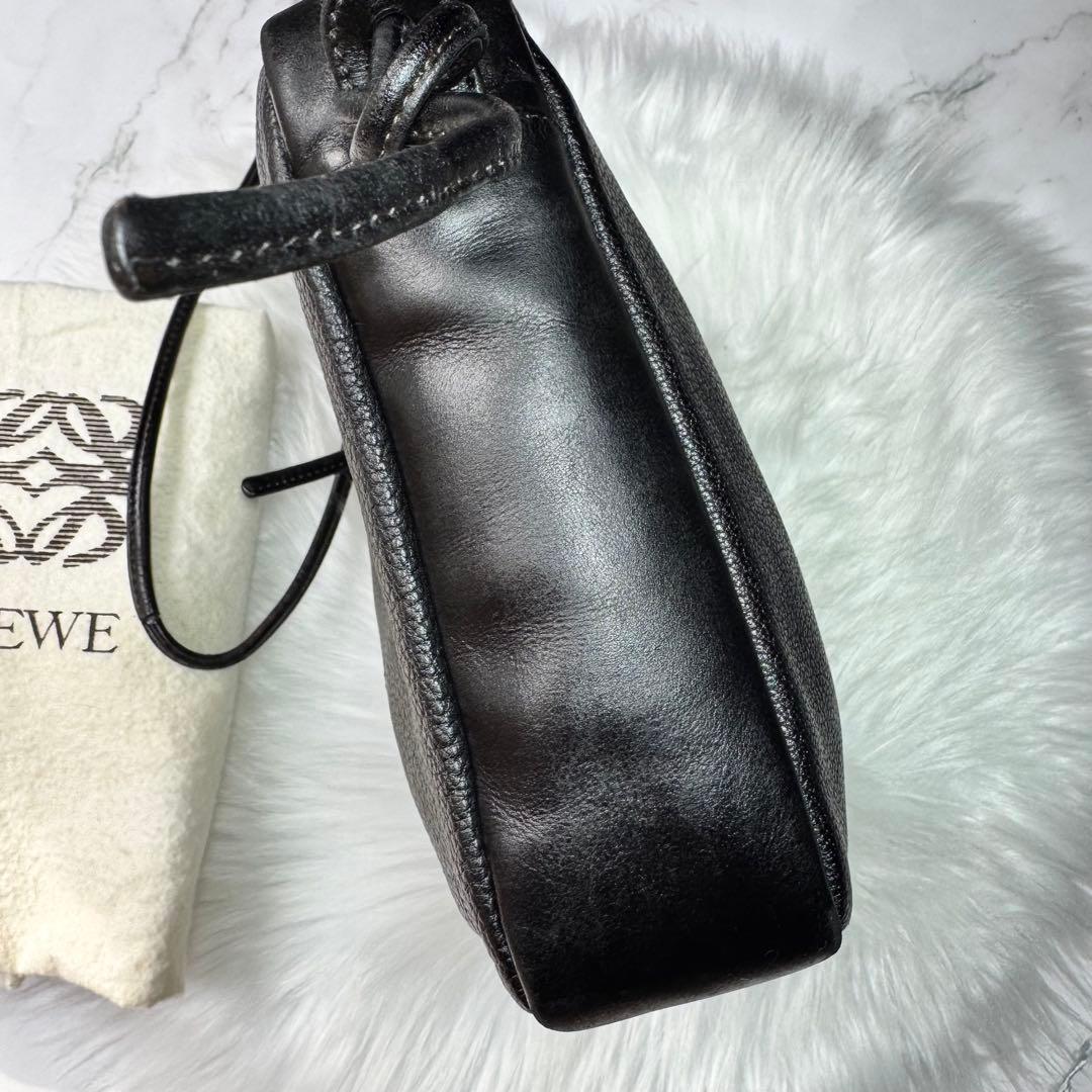 ロエベ loewe アナグラム　レザー　ショルダーバッグ　ブラック　黒