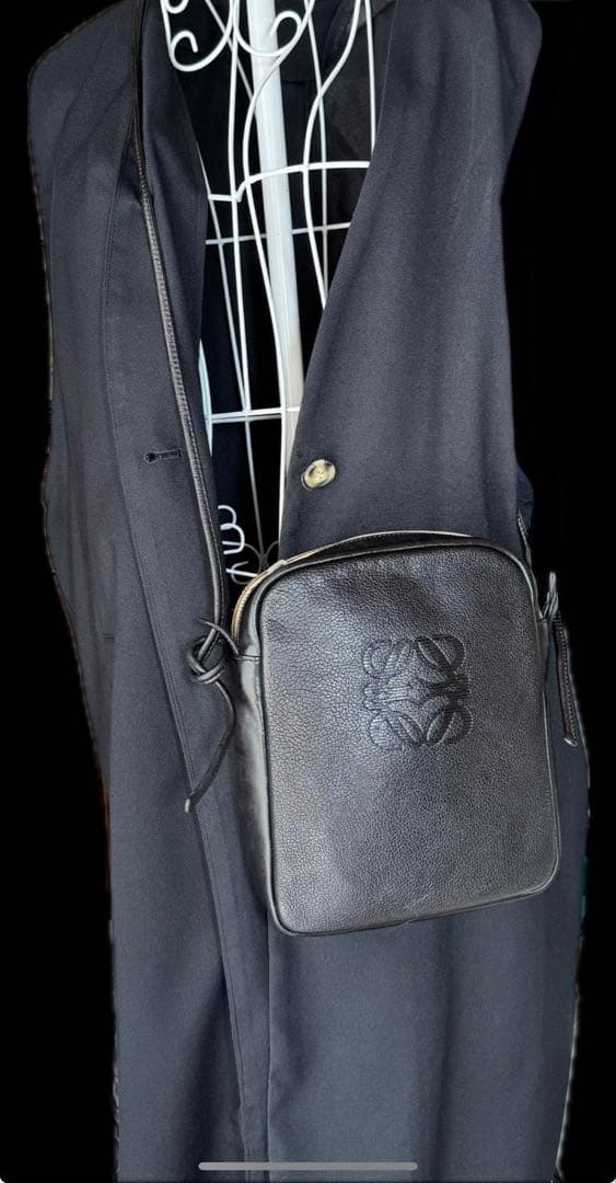 ロエベ loewe アナグラム　レザー　ショルダーバッグ　ブラック　黒