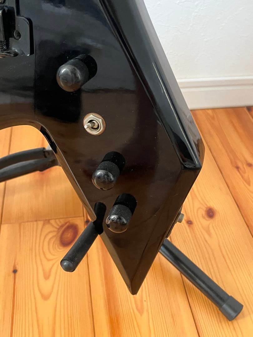 【ふぐたアナゴさん】送料込‼️ 変形ギター 音出し確認済 黒 モッキンバード