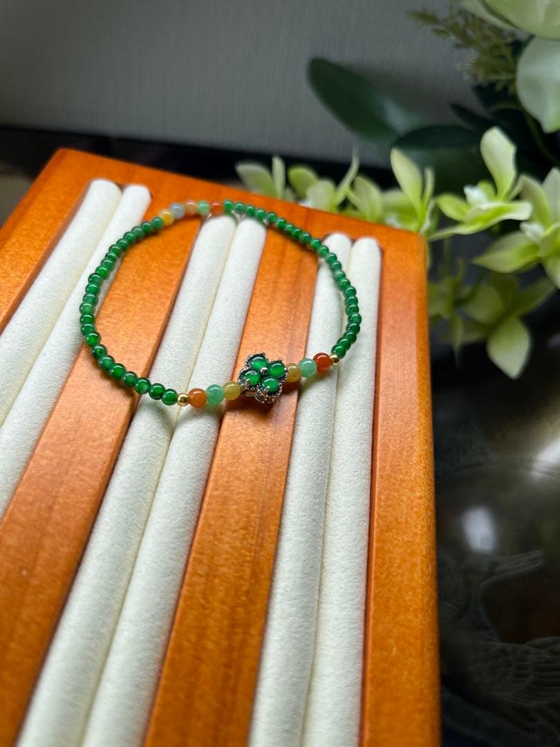 新入荷❣️貴重‼️18kビーズ入り、ロウカン質氷種満陽緑ビーズ&【幸運】四葉草ブレス