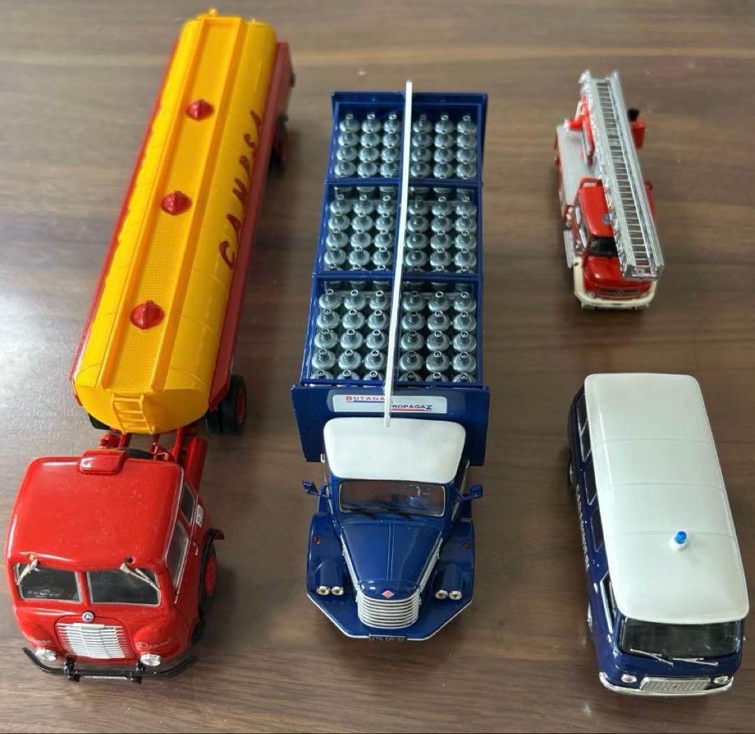 【レア】外国製：ミニカー 4台セット