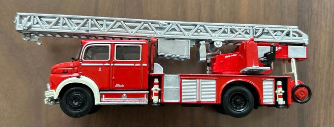 【レア】外国製：ミニカー 4台セット