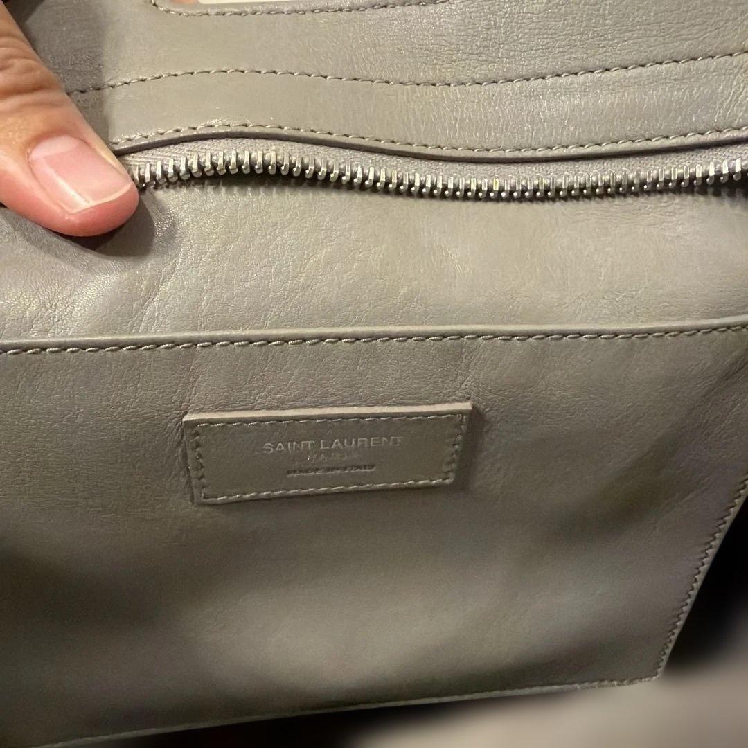 Saint Laurent グレー レザー ショルダーバッグ