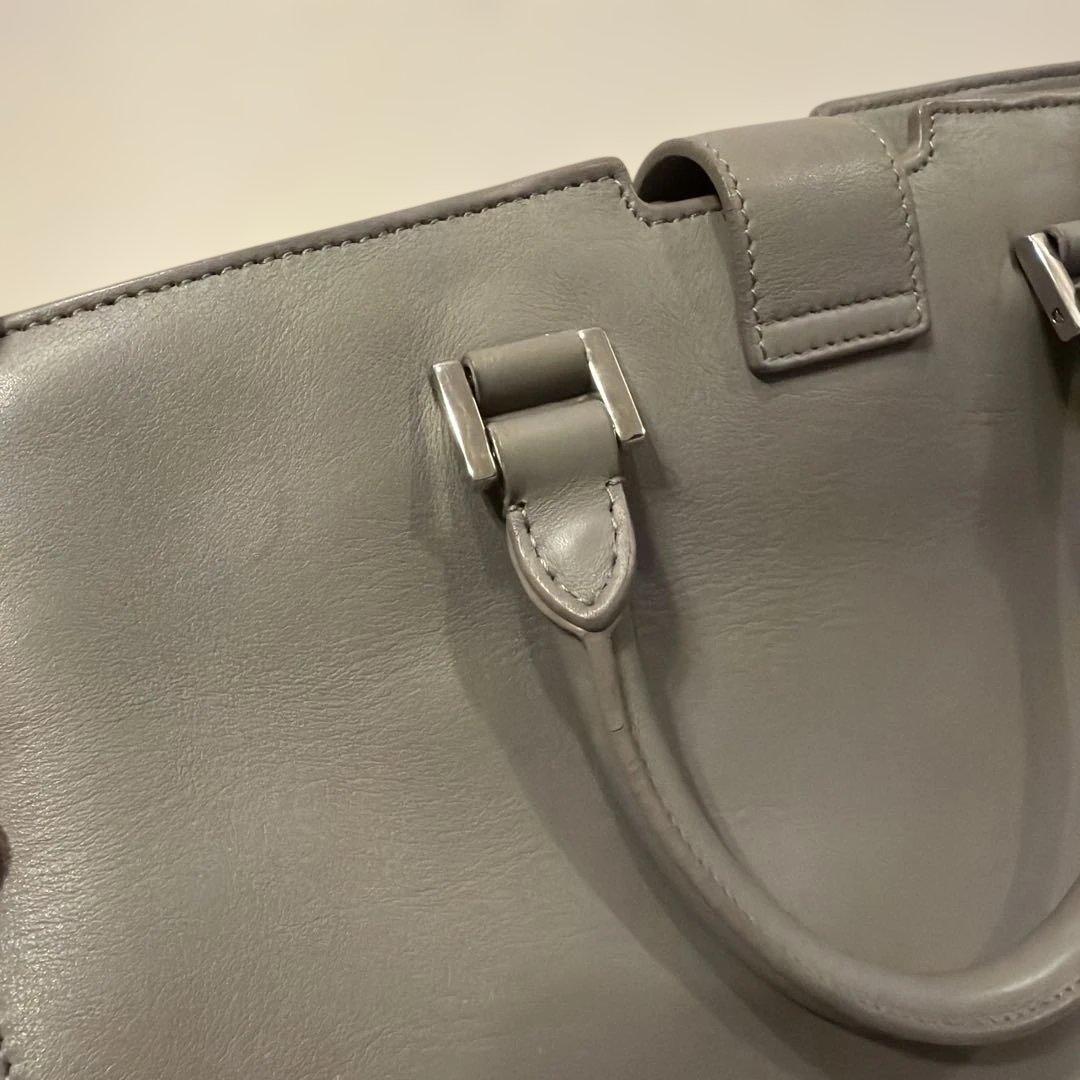 Saint Laurent グレー レザー ショルダーバッグ