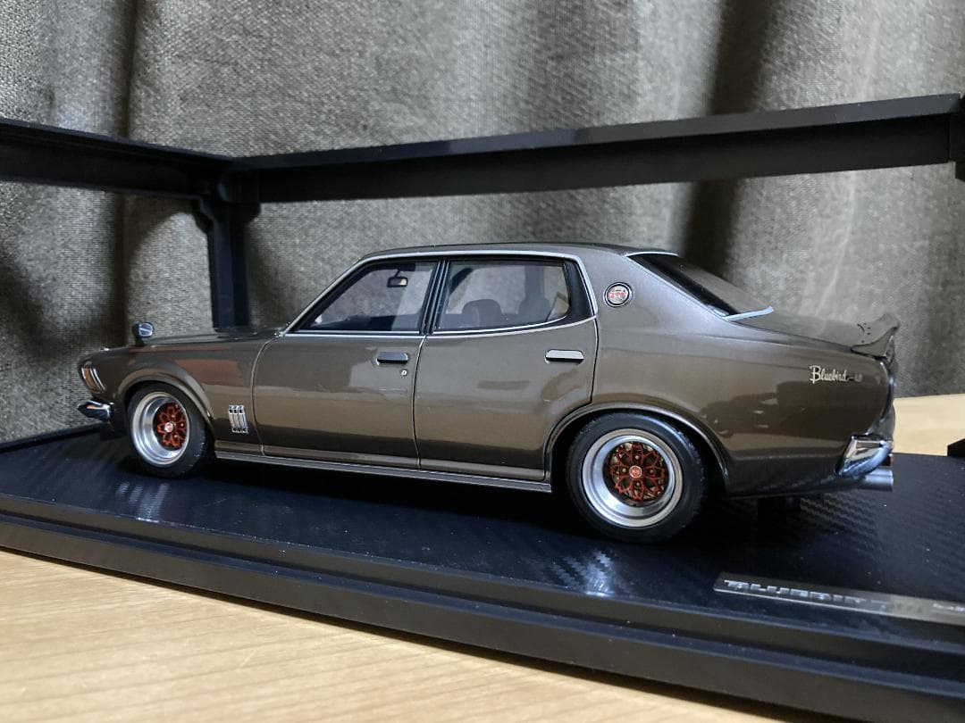 イグニッションモデル 1/18 ブルーバードU 2000GTX G610 弥生