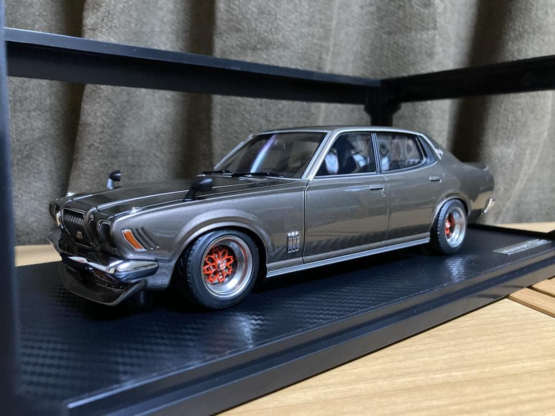 イグニッションモデル 1/18 ブルーバードU 2000GTX G610 弥生