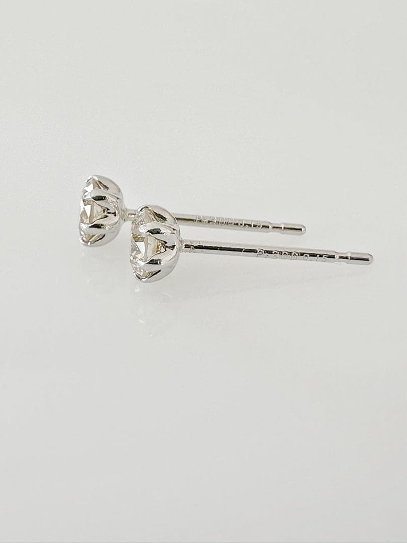 大特価！数量限定！プラチナ 天然 ダイヤ 0.30ct ピアス！
