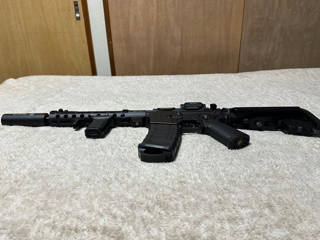 東京マルイ 次世代電動ガン M4A1 CQB-R カスタム付 属品多数