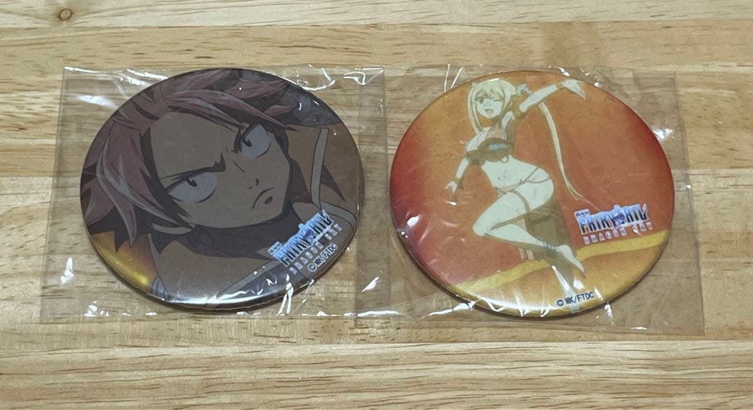 フェアリーテイル キャラウムカフェ ナツ ルーシィ 缶バッジ