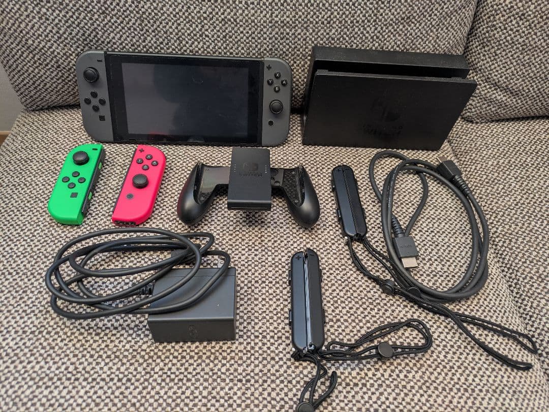 Nintendo Switch本体+Joy-Con