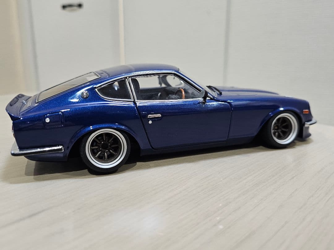 京商　1/18　日産　フェアレディZ　（S30）Street・ Sports