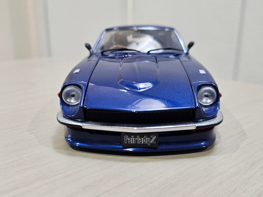 京商　1/18　日産　フェアレディZ　（S30）Street・ Sports