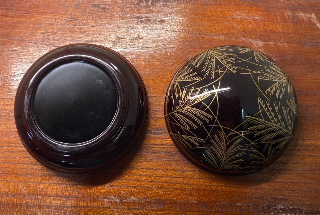 【茶道具】忠雲造　溜塗武蔵野蒔絵　宝珠香合（共箱）