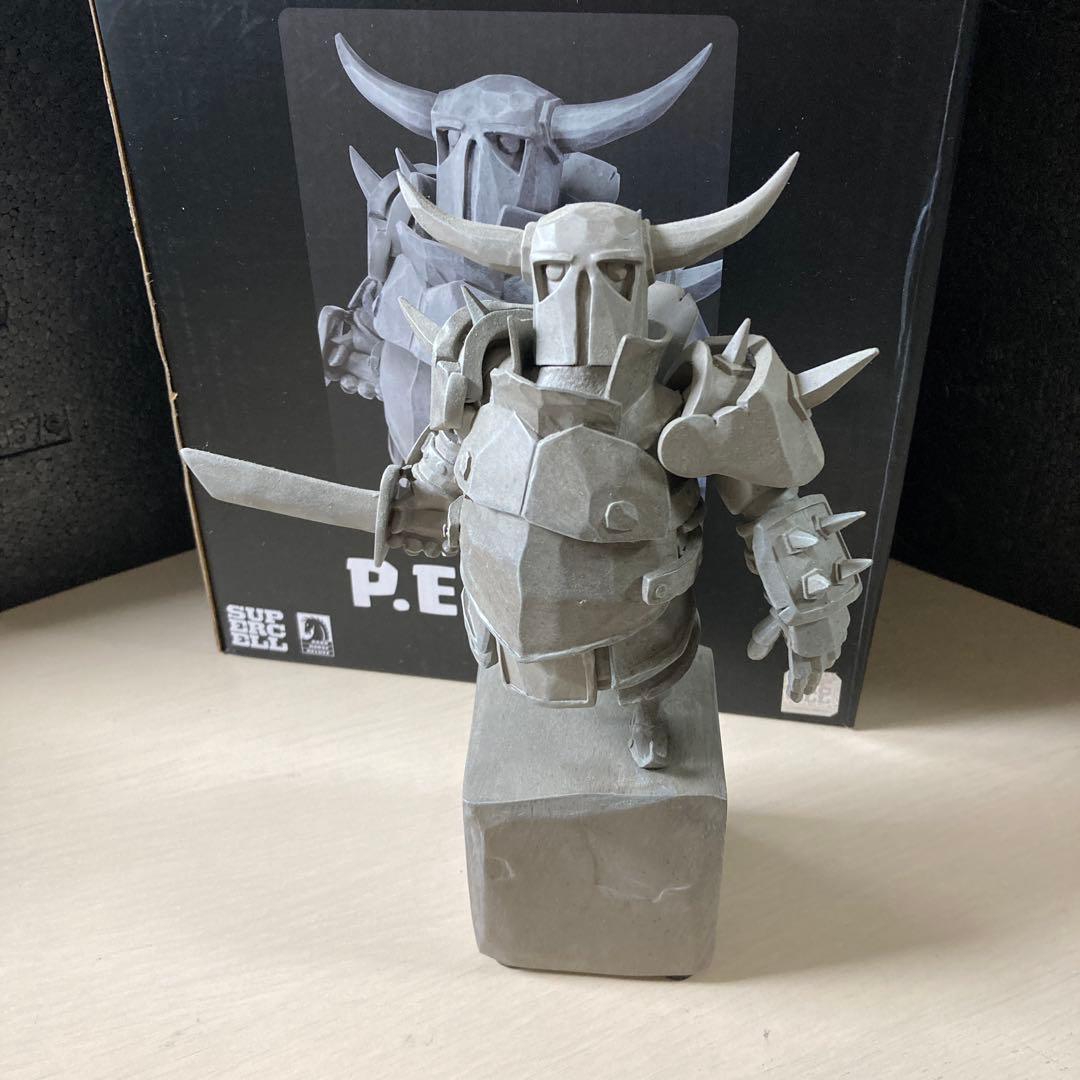 クラッシュオブクラン、クラッシュロワイヤルペッカ像