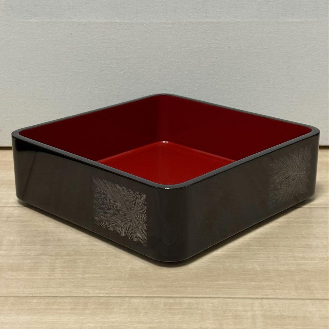 ごっちゃん　輪島塗 黒塗内朱 金銀沈金 羊歯紋様 二段重 重箱