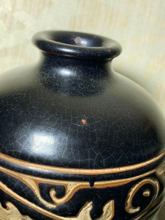 中国宋代磁州窑黑釉剔花梅瓶