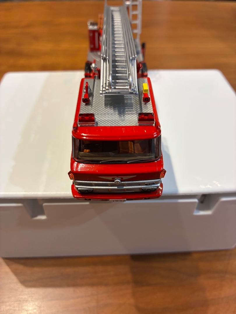 トミカ リミテッドヴィンテージNEO日野 はしご付消防車　LV-N24ⓐ