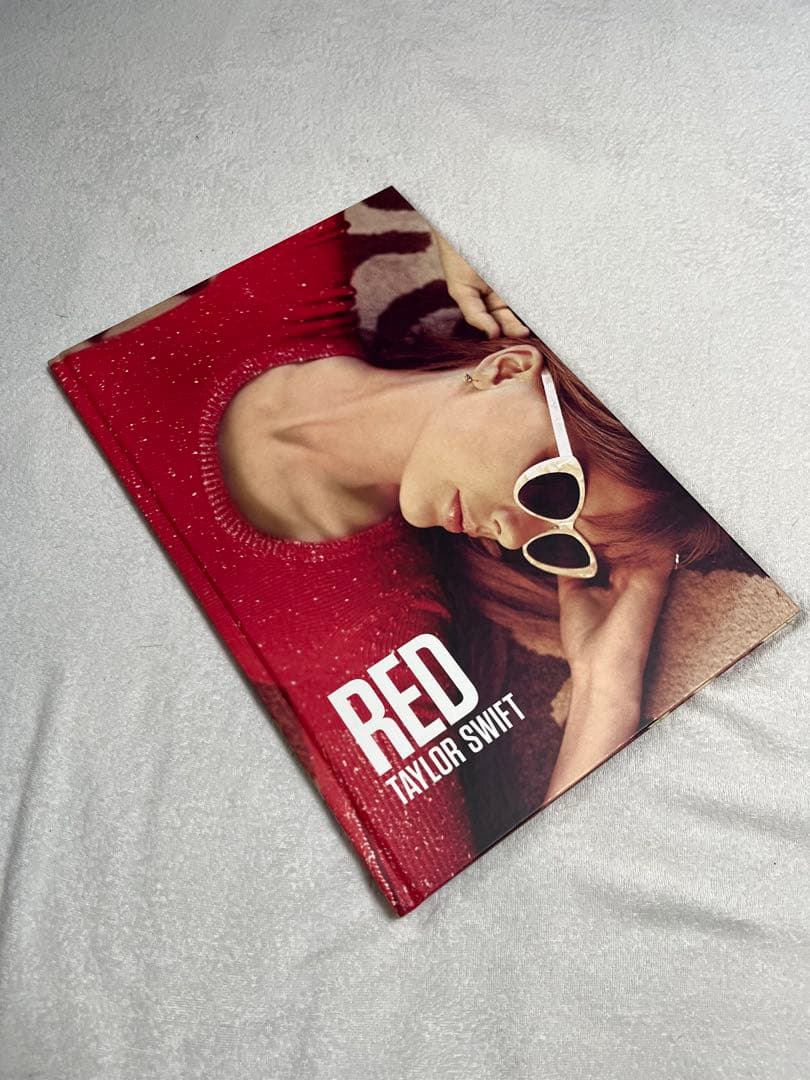 激レア』TAYLOR SWIFT RED写真集-販促ブック