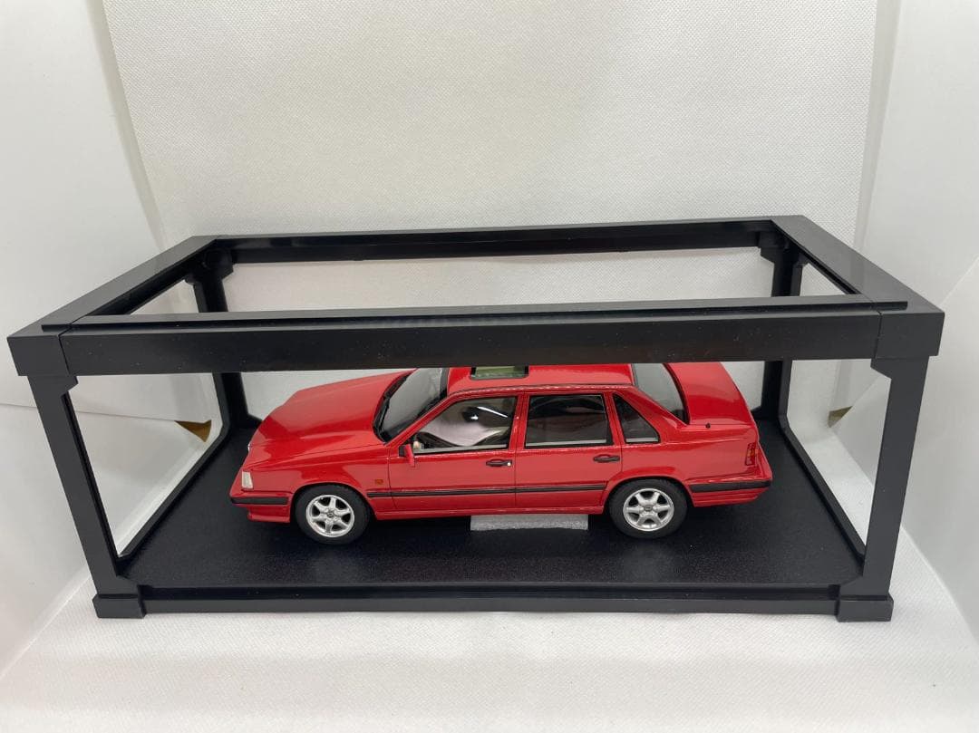 104-045 Cult 1/18 ボルボ850 GL T Signal red