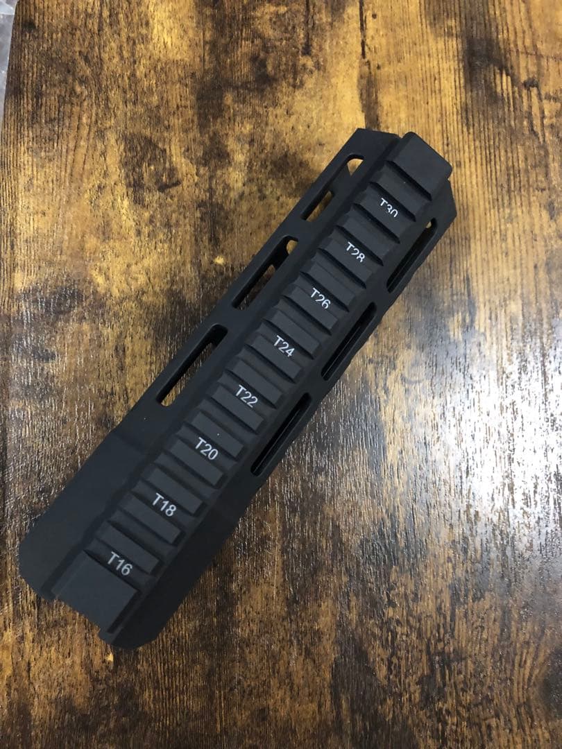 実物 midwest industriers 7.25inch ハンドガード