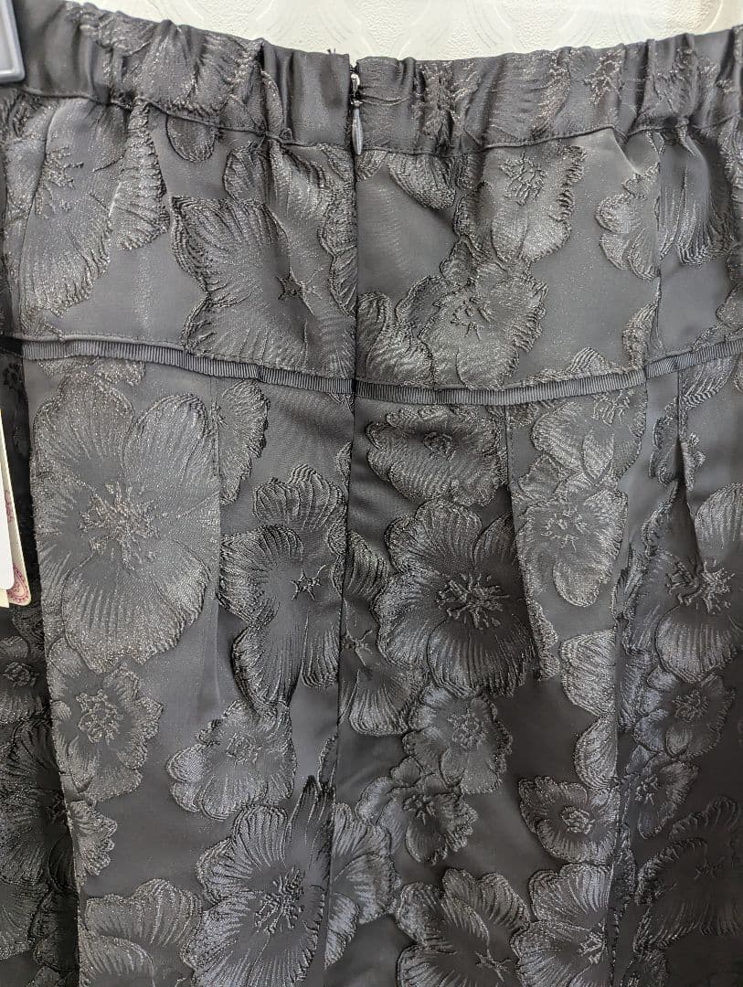 ジュリアン　スーパービューティー　2025年秋冬　　スカート黒44XL新品