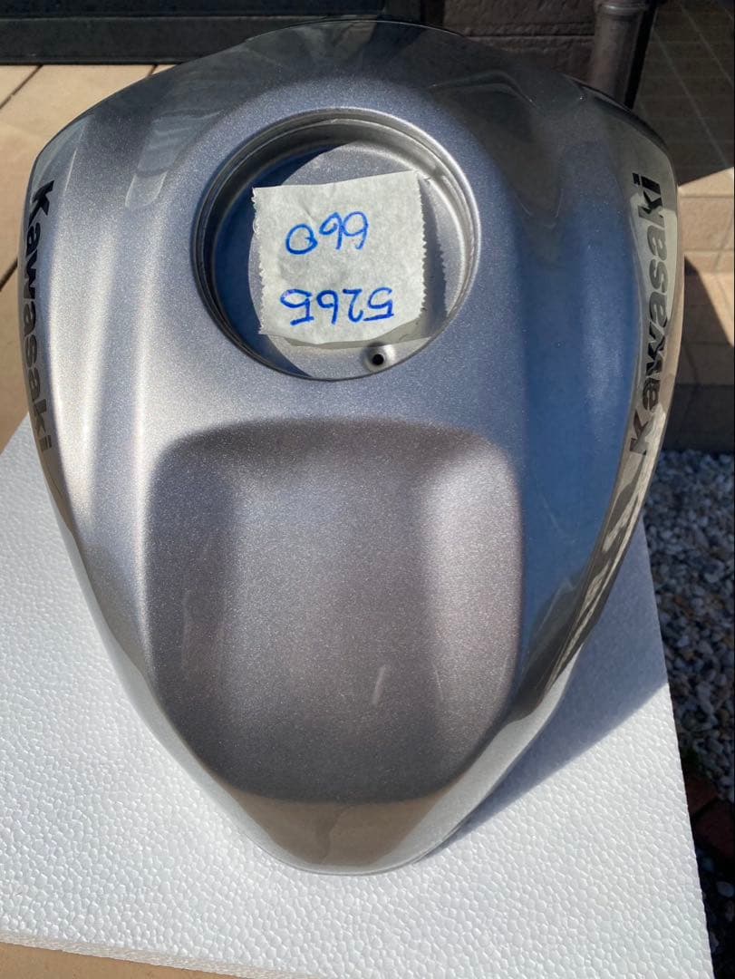 zx25rガソリンタンクシルバーメタリック2024年モデル傷無し美品-激安