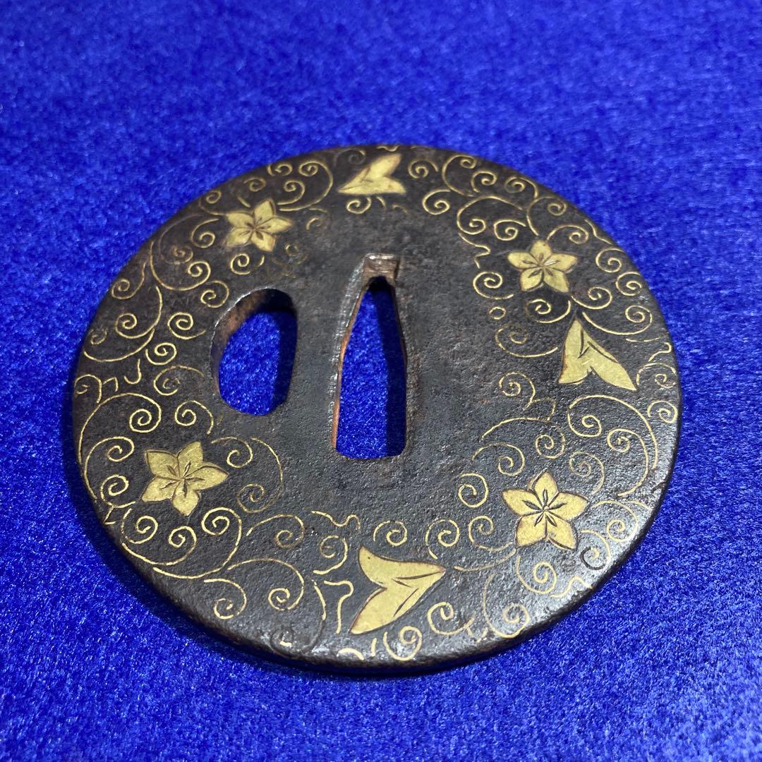平安城象嵌鍔　花模様（鉄線）の鉄製鍔 116g