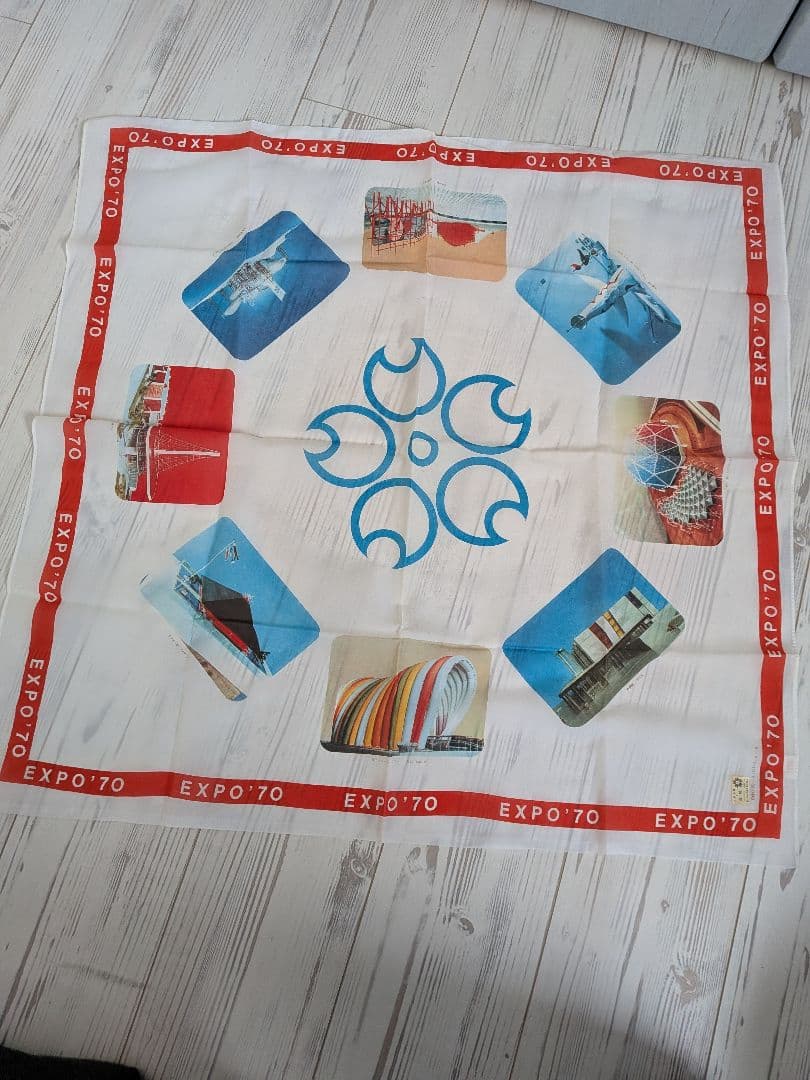 EXPO '70 記念セット メダル、ペナント、ハンカチ、スカーフ