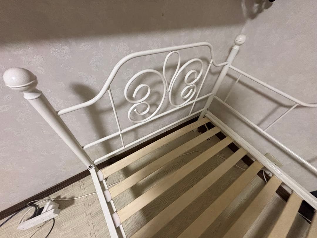 専用出品　ホワイト アイアンベッドフレーム シングル