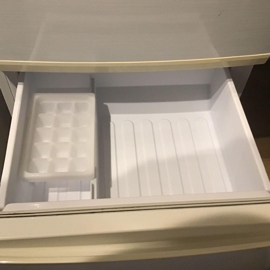 SHARP 冷蔵庫 一人暮らし用 ホワイト【梱包・発送たのメル便発送】