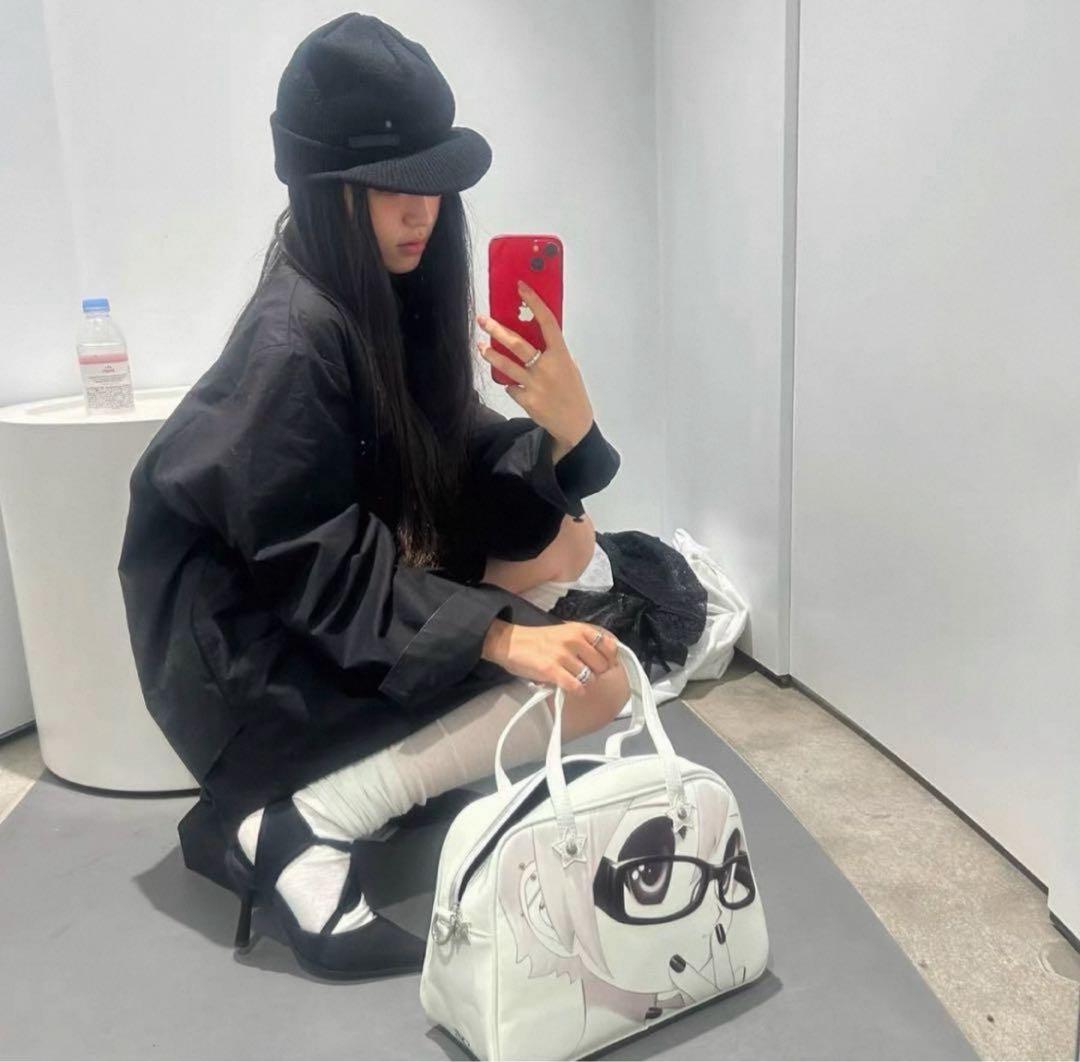 y2k平成ギャル　白いショルダーバッグ　アニメ　人像柄 合成皮革バッグ　00s