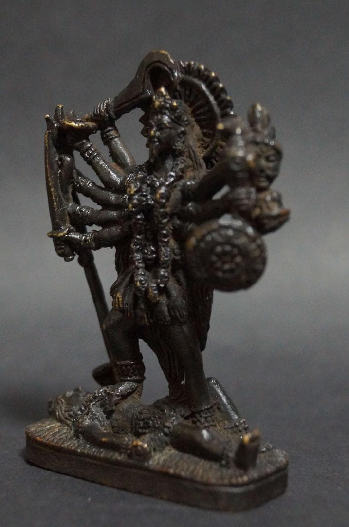 チベット 銅製金工細工『戦いの女神カーリー』 懐中仏 お守り仏 根付緒締玉提げ物