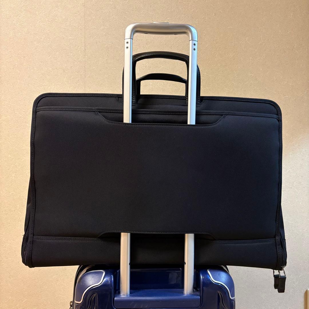 新品未使用 ace.ガーメントバッグ 54584