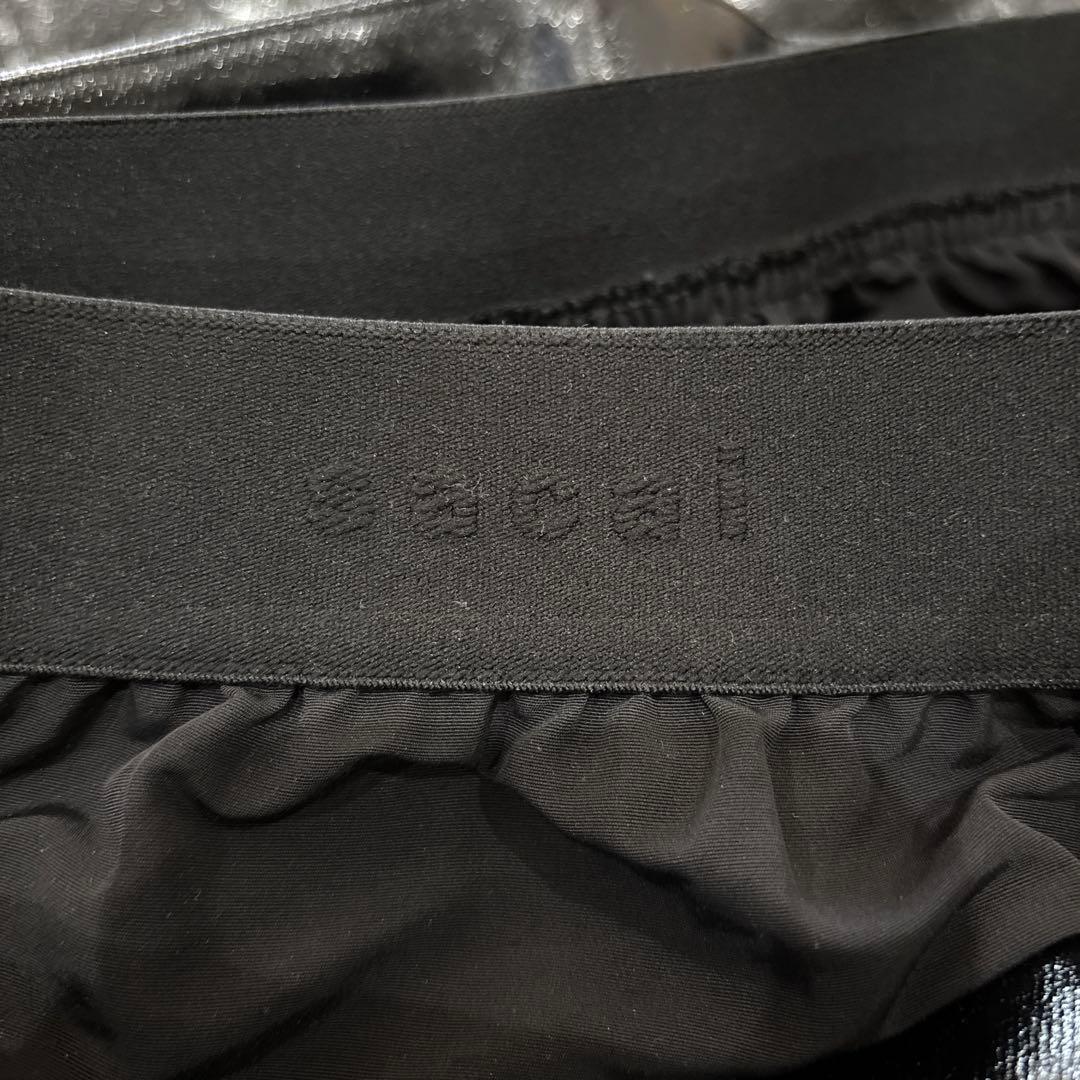 サカイ Sacai コーティングウール スリット パテント スカート ブラック