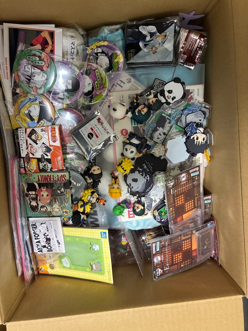 アニメグッズ ノンジャンル 大量 まとめ売り アクスタ 缶バッジ マスコット 他