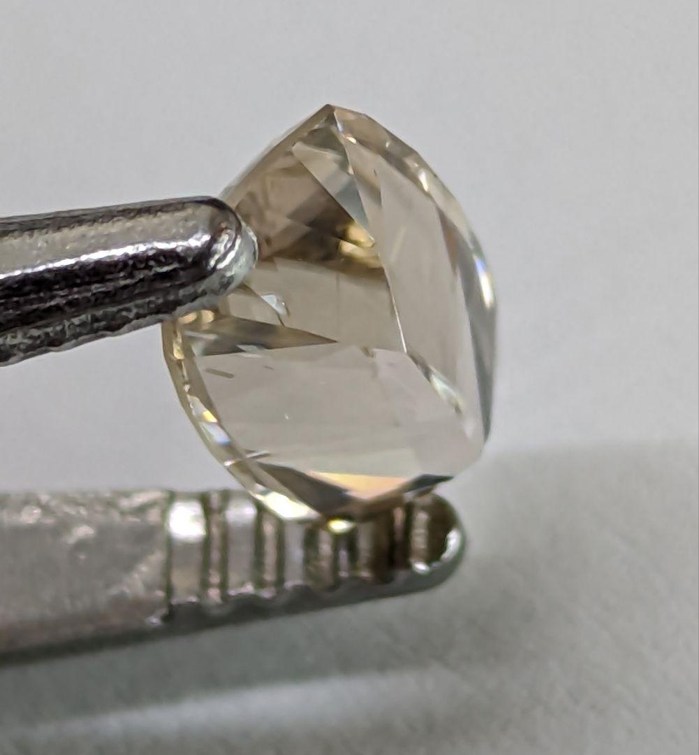 ハーツレンジ産 天然ジルコン 2.5ct ルース