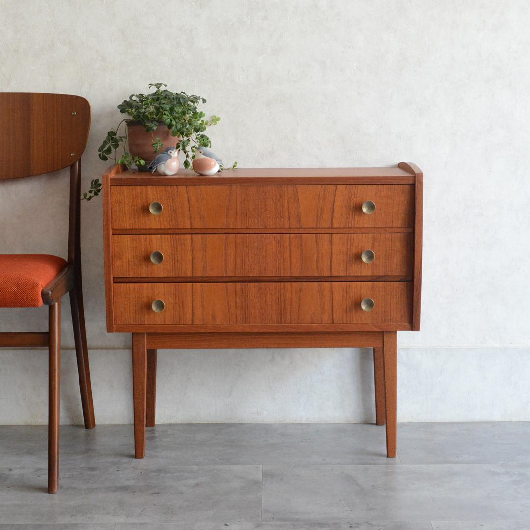 デンマーク 北欧ヴィンテージ チーク３段 スモールチェスト 北欧家具 オイル仕上 デンマーク 北欧ヴィンテージ チーク3段 スモールチェスト 北欧家具