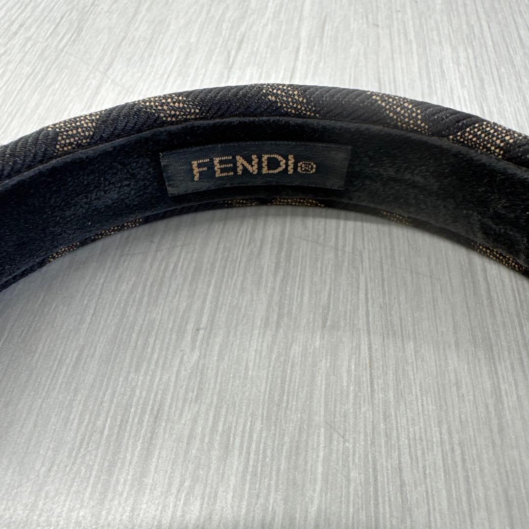 FENDI ロゴ入りヘアバンド ブラック・ゴールド