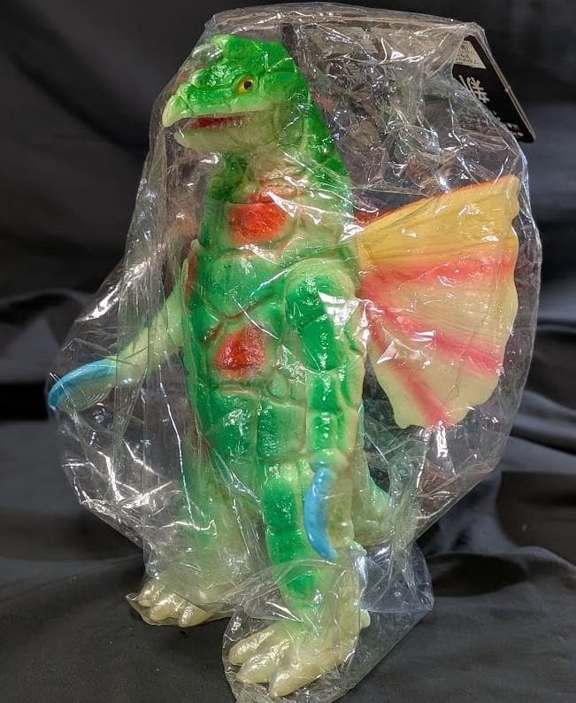 ジャイアント ドラコ「ウルトラマン」怪獣（ブルマァク復刻）蓄光版ソフビフィギュア