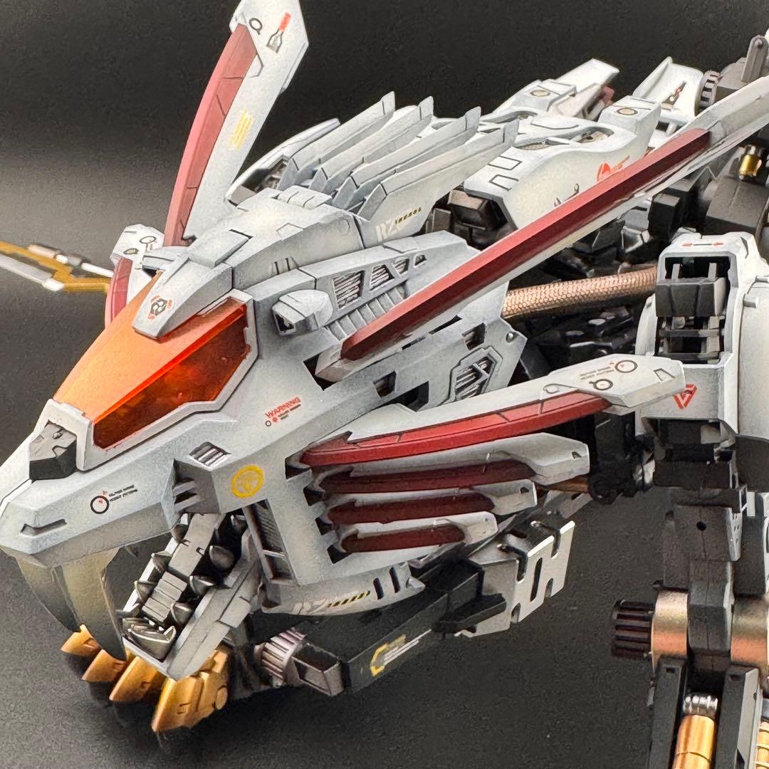 コトブキヤ ゾイド HMM ブレードライガー 全塗装 完成品