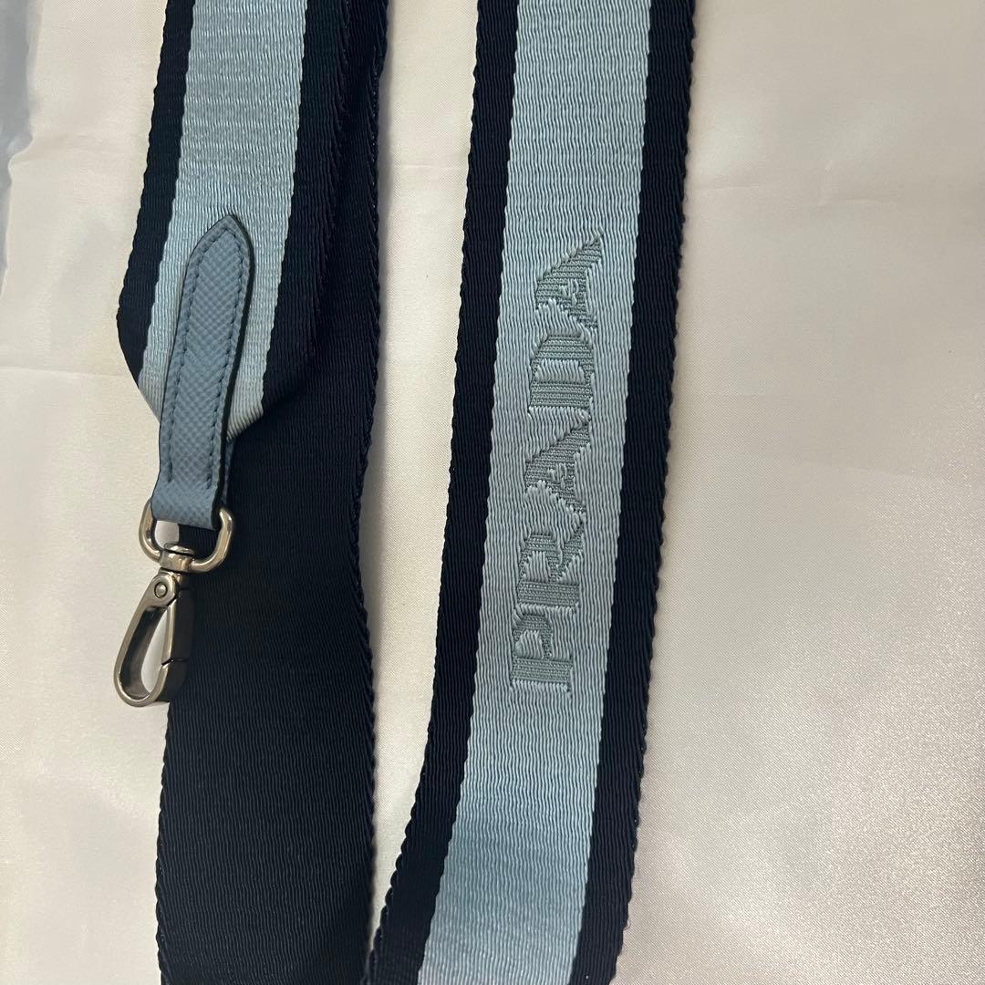(ゆこ)PRADA ライトブルー ハンドバッグ ショルダーストラップ付き