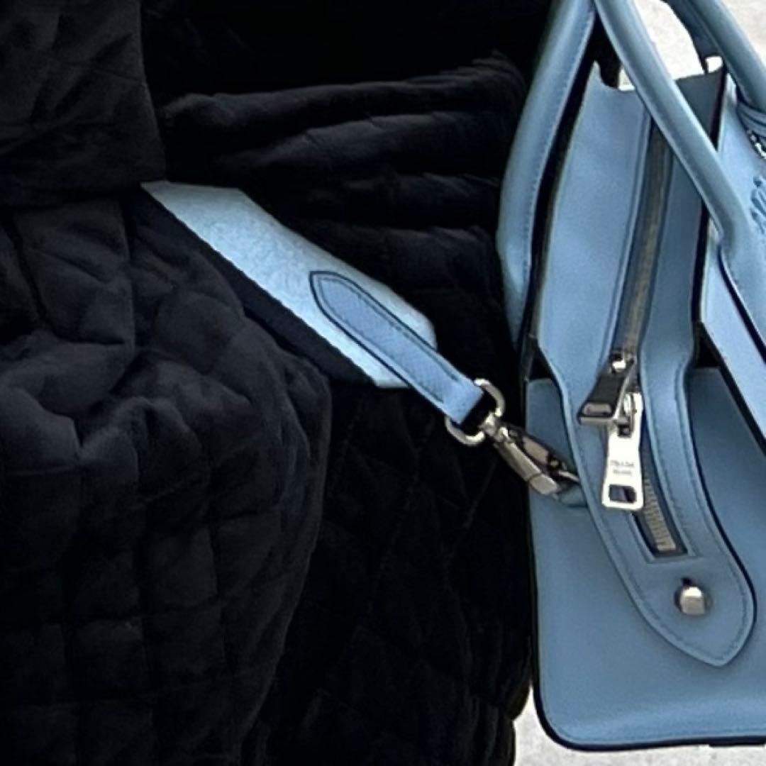 (ゆこ)PRADA ライトブルー ハンドバッグ ショルダーストラップ付き