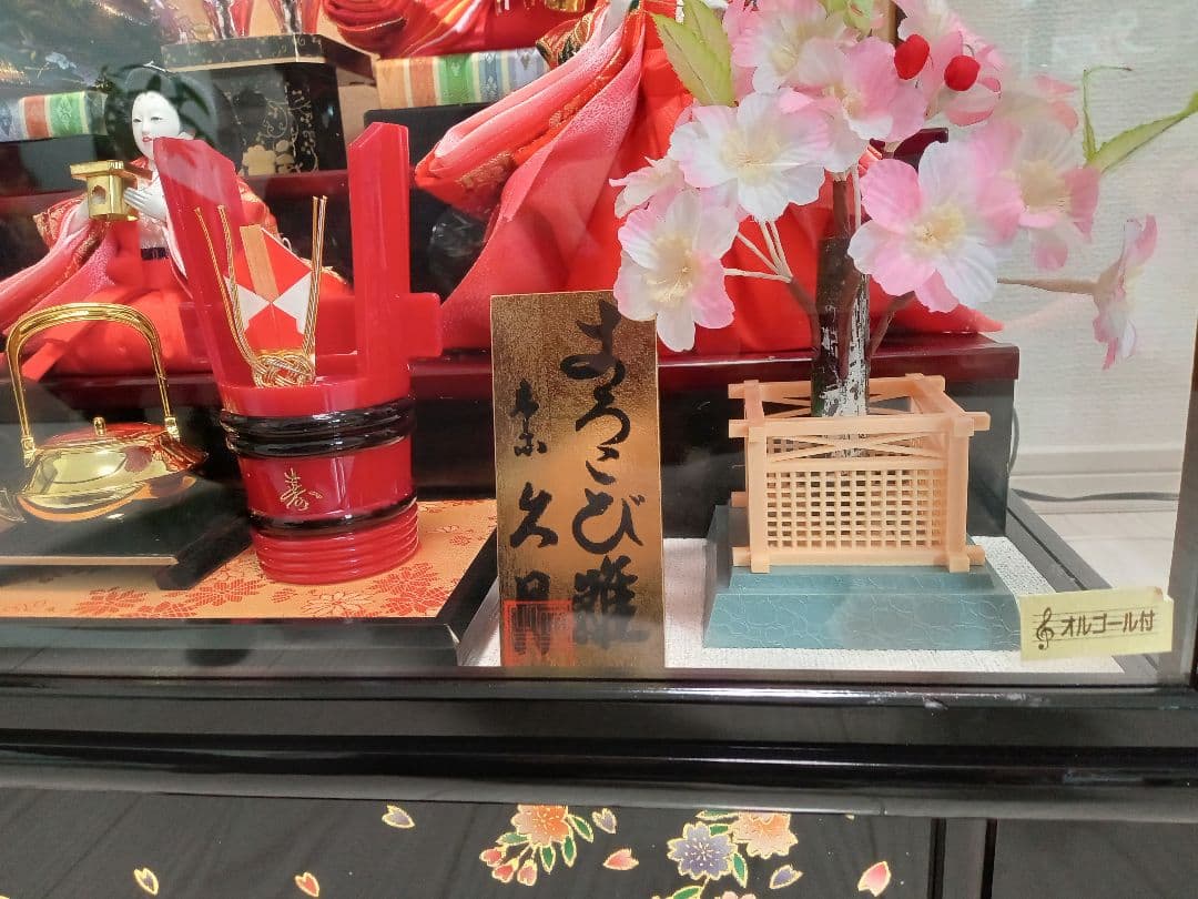 伝統的なひな人形セット