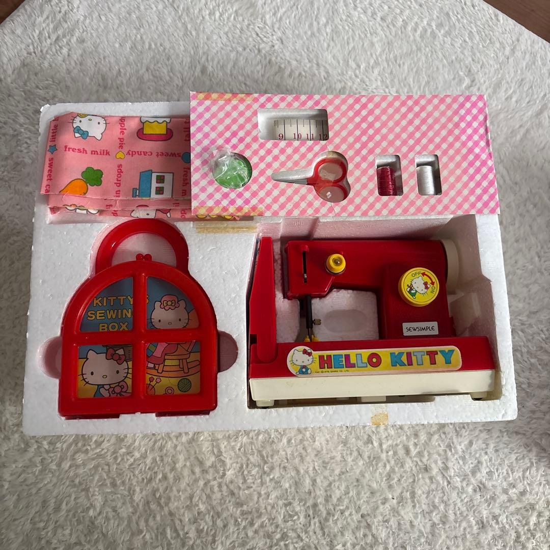 激レア　HELLO KITTY おしゃれミシン
