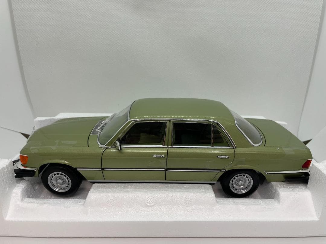 304-039 ノレブ 1/18 ベンツ 450 SEL US-Version