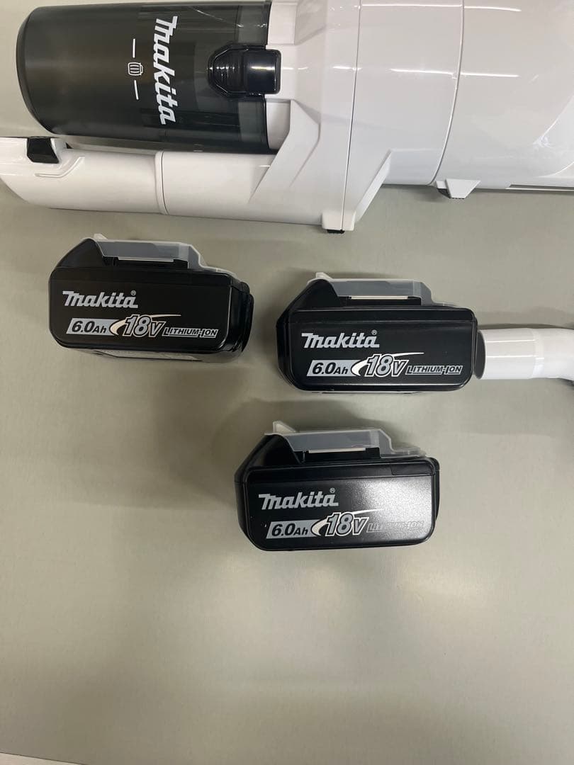 Makita コードレス掃除機 18V 6.0Ah バッテリー3個付き