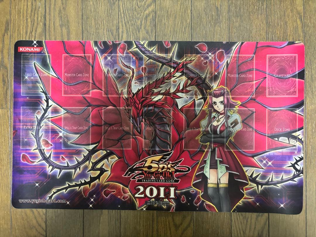 ブラック・ローズ・ドラゴン プレイマット2024 海外 十六夜アキ プレイ